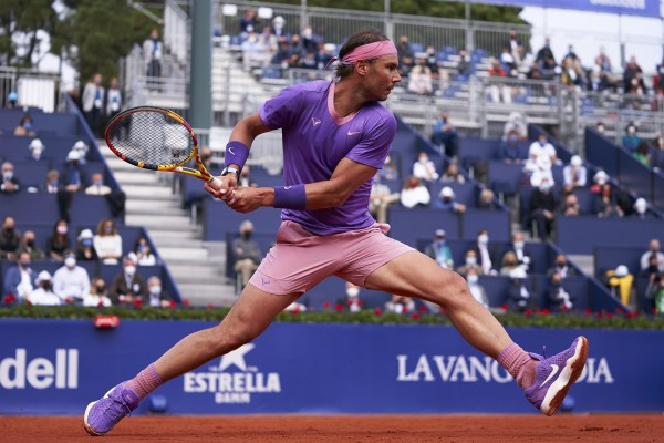 Nadal gana a Nishikori en otro duelo a tres sets en el Godó