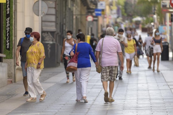 España notifica 10.814 contagios nuevos y 132 muertes: la incidencia sube a 232