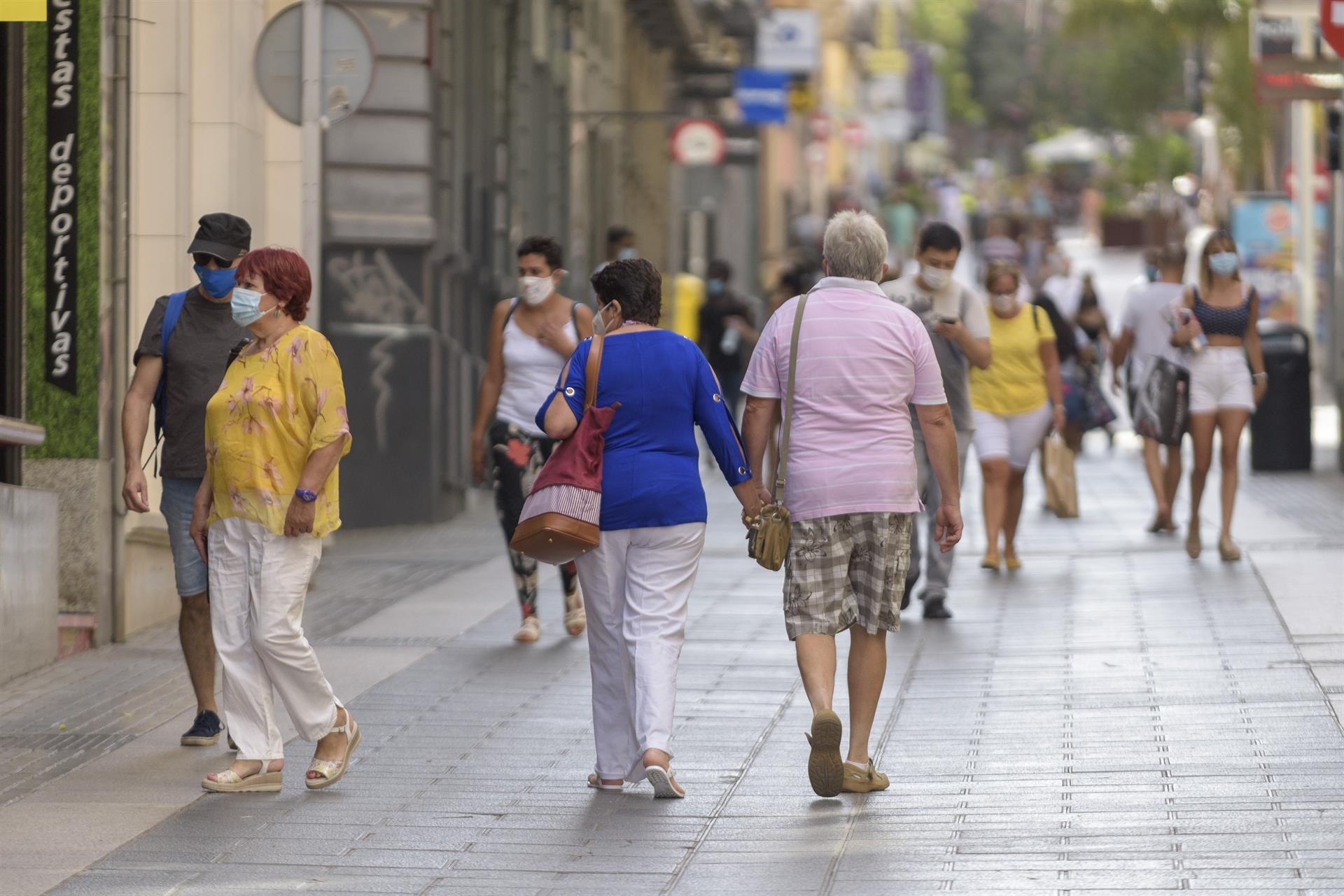España notifica 10.814 contagios nuevos y 132 muertes: la incidencia sube a 232