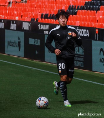 Tres equipos Premier sondean a Kang In