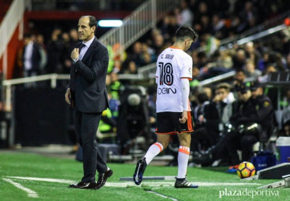 Carlos Soler, que no se escape