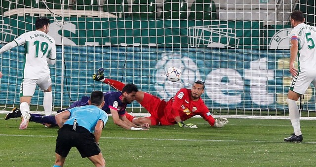 Gonzalo Verdú, Rigoni y Pere Milla se perderán la final ante el Levante por sanción
