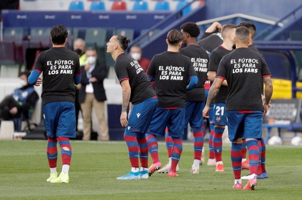 La protesta contra la Superliga en el Ciutat de València