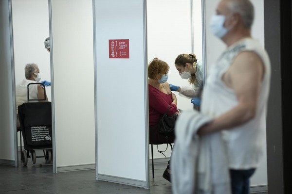 Las comunidades administran 13,4 millones dosis de las vacunas contra la covid, el 90,5% 