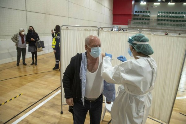 La covid sigue de perfil bajo en la Región: ligera subida de contagios (86) y un fallecimiento