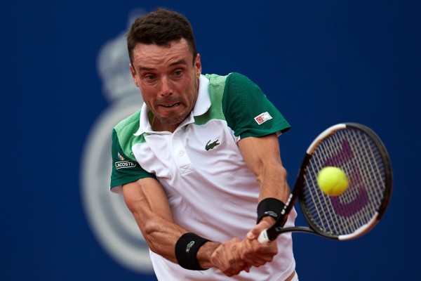 Bautista vence con claridad a Andújar y pasa a octavos de final del Godó 