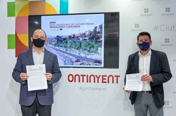 Vivienda y Ontinyent firman el convenio de los 600.000 euros para la renovación de Cantereria