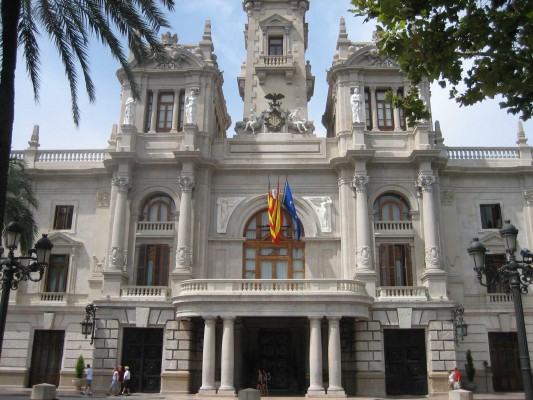El balcón del Ayuntamiento de València, el nuevo plató turístico de la ciudad