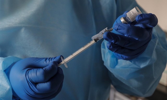 La Comunitat Valenciana recibirá 170.000 dosis de Pfizer semanales a partir del lunes