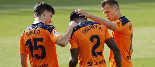 Correia sufre un esguince del ligamento lateral de su rodilla derecha