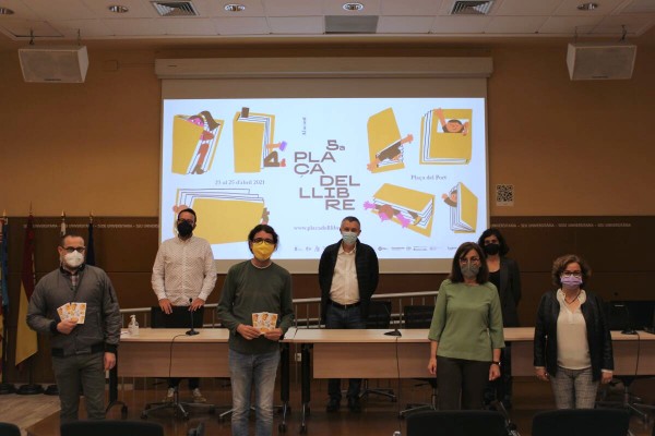Plaça del Llibre: en valencià, amb llengua de signes i protagonisme dels lectors per avivar la lectura