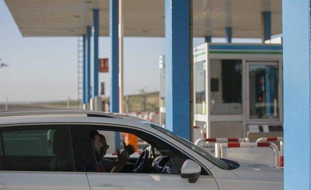 El Gobierno promete a Bruselas introducir peajes en autovías para reducir el déficit en carreteras