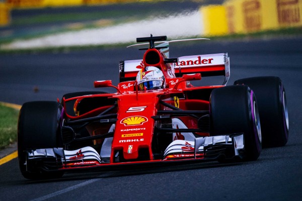 Vettel sigue siendo el más rápido, los Mercedes se acercan