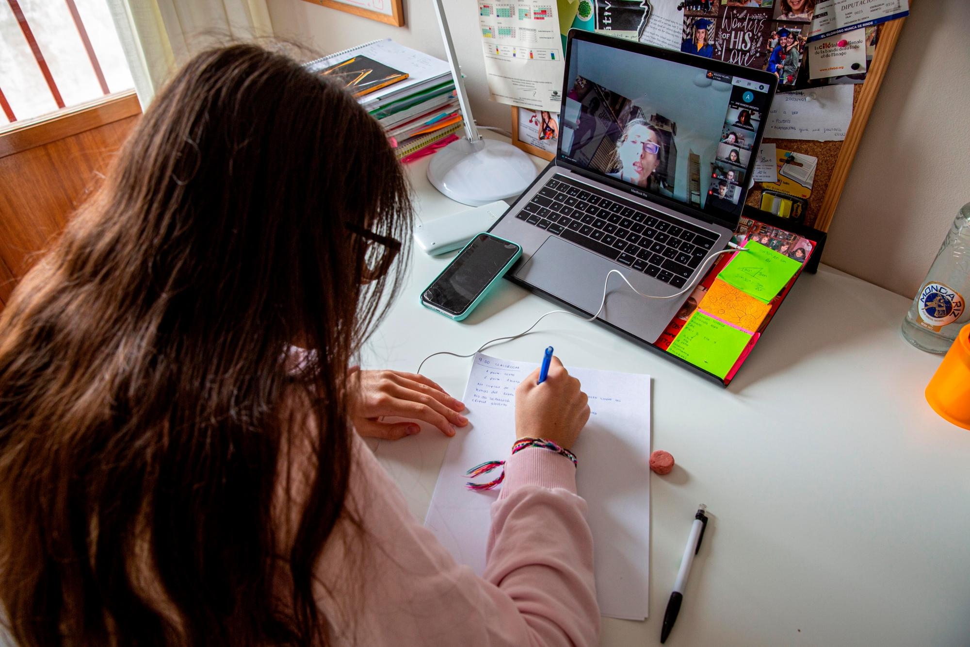 La UJI publica un libro sobre innovación educativa y docencia online