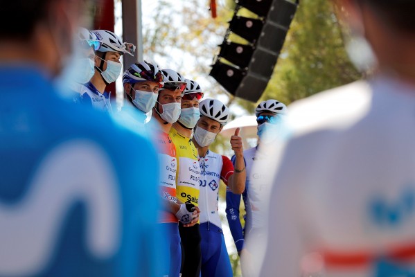 Demare gana al esprint y Küng se lleva la Volta en el festival del Groupama 