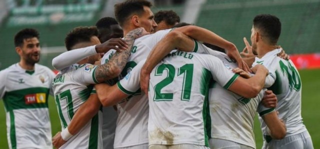 El Elche busca salir del descenso ante Osasuna