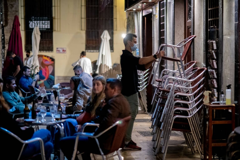 El Consell valorará relajar las restricciones de la hostelería la próxima semana