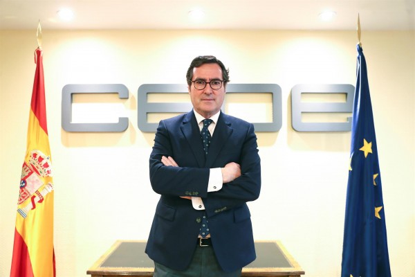 Garamendi aboga por mantener el esquema actual de los ERTE hasta lograr el 