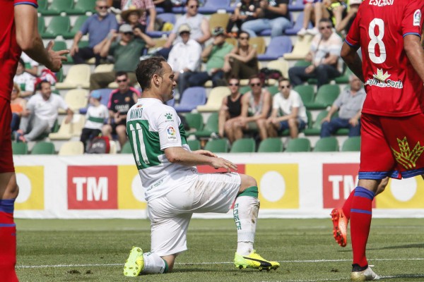 El Elche se empeña en sufrir