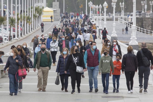 España notifica 10.598 casos y 99 muertes, mientras la incidencia crece 11 puntos hasta 213
