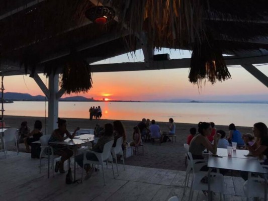Salen por fin a licitación cuarenta chiringuitos para los próximos cuatro años en Cartagena  