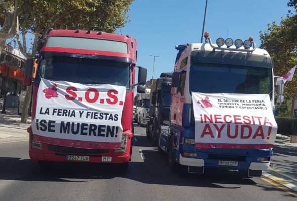 Los feriantes ponen a punto sus atracciones para la Feria de Septiembre con un 'plan anticovid'