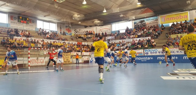 Paso de gigante del Benidorm
