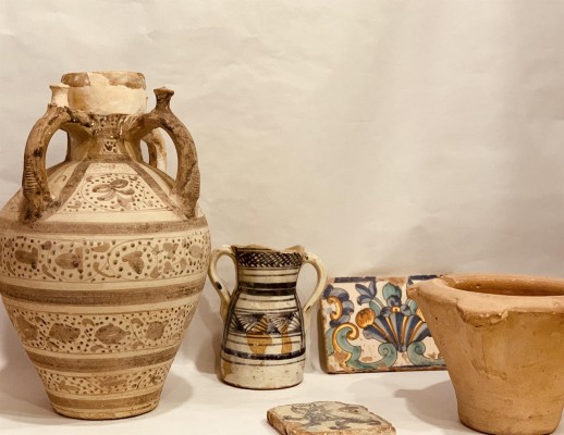 Un vecino dona 200 piezas medievales al Museo de Cerámica de Paterna