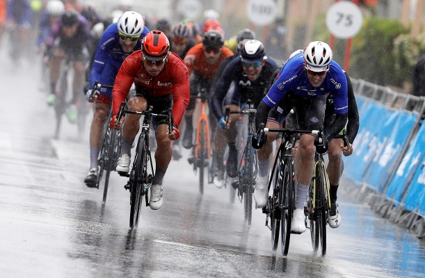 Demare se lleva al esprint la segunda etapa y firma el doblete de Groupama
