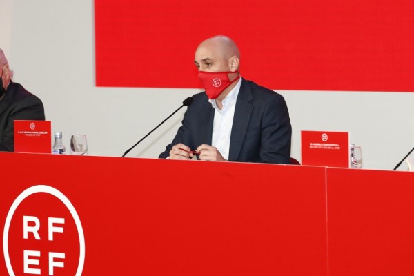 Rubiales explica a los clubes el sistema de la nueva Primera RFEF
