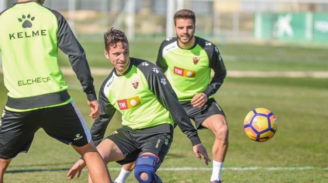 Edu Albacar se perderá el partido ante el Valladolid por sanción
