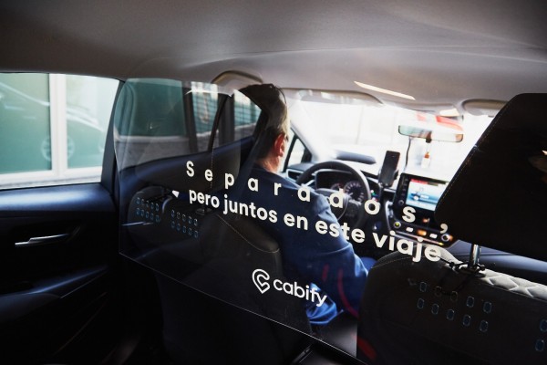 Cabify ofrece viajes gratis de ida y vuelta al centro de vacunación de La Fe para los grupos prioritarios