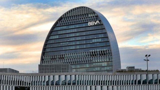 UGT calcula que los ERE de CaixaBank y BBVA se saldarán con unos 13.000 empleos destruidos