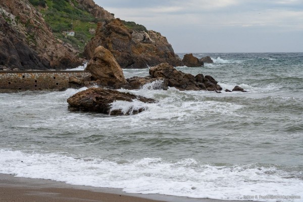 El Ayuntamiento de Cartagena alerta del temporal en la costa este jueves y pide que no se pasee por la playa