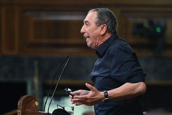 El mundo al revés: Baldoví y Cs sintonizan sobre la financiación mientras PSOE y UP piden más tiempo