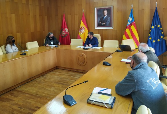 Elda estudia la situación habitacional de la ciudad con la Plataforma de Afectados por las Hipotecas