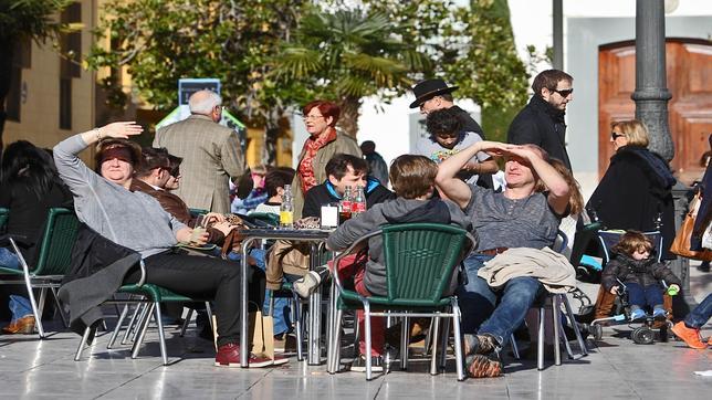 El Ayuntamiento de Valencia no autorizará nuevas terrazas en las calles del centro y el Ensanche en las que se han ampliado las aceras