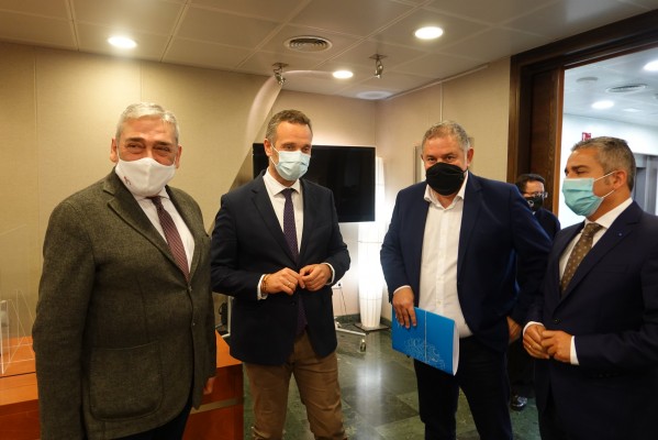 Clamor de los regantes ante la Asamblea: 