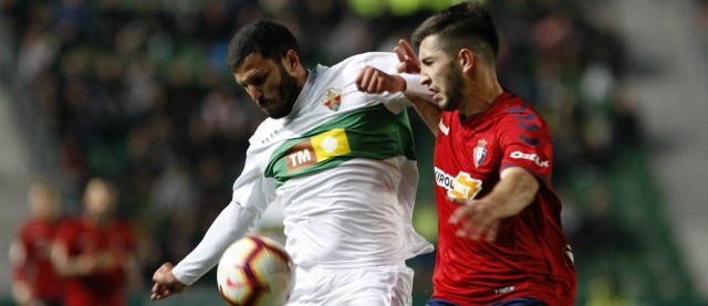 El Elche solo ha logrado una victoria ante Osasuna en Pamplona
