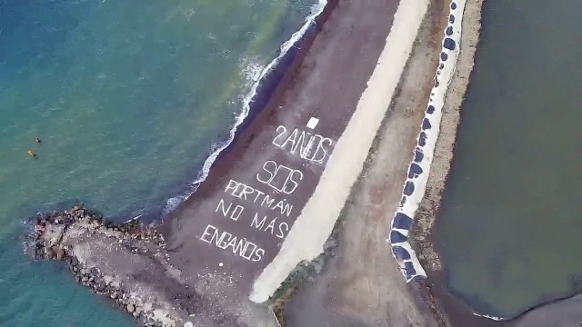 Tras dos años de la paralización de las obras de la regeneración de la bahía de Portmán, los vecinos dicen basta