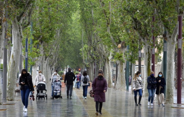 La covid continúa replegándose en la Región: sólo 23 contagios y los casos activos caen a cifras de julio
