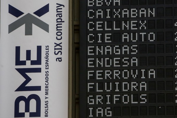 El Ibex 35 amanece con una caída del 0,35% y se aferra a los 8.500 puntos