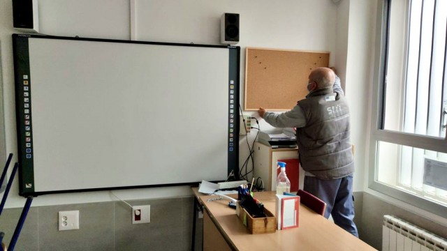 Almassora pone a punto los colegios para la vuelta de las vacaciones de Semana Santa