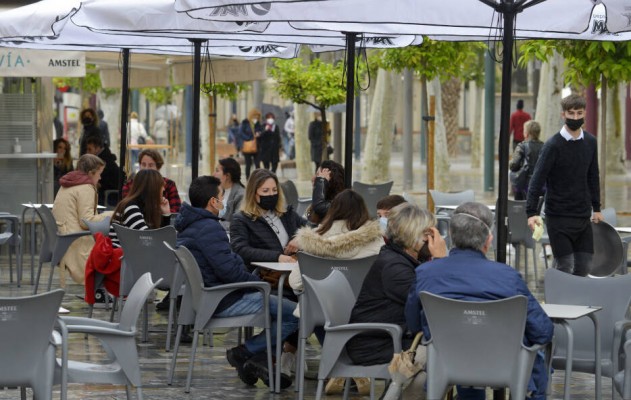 La Región contiene por ahora la cuarta ola: caen los contagios (47) y los hospitales respiran con 13 ingresados menos