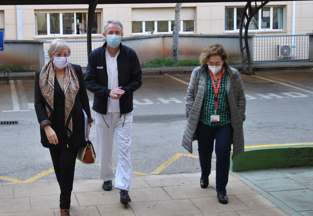 Ricardo Tosca, en una visita de la consellera de Sanidad, Ana Barceló, al General de Castellón. - 