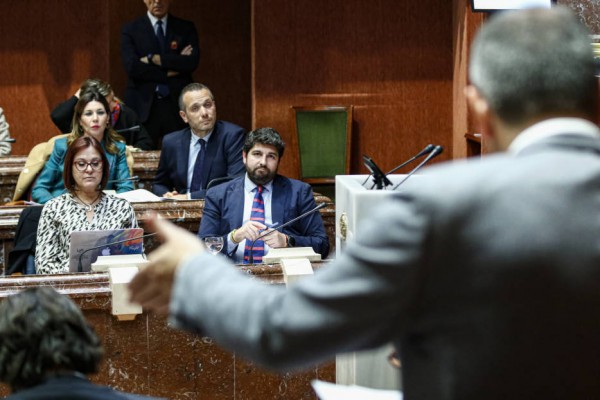 La legislatura más tormentosa: del apacible matrimonio PP-Cs al insólito Gobierno de los ex
