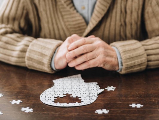 El entrenamiento cognitivo con juegos puede mejorar las habilidades de las personas con demencia
