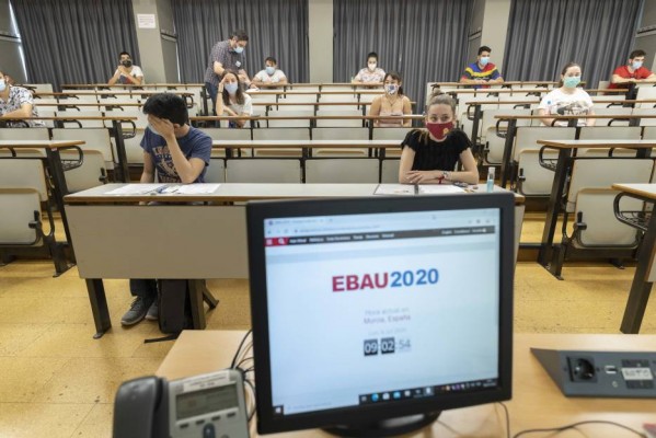 La UMU pide vacunar al profesorado que participará en la EBAU para dar mayor seguridad a la prueba