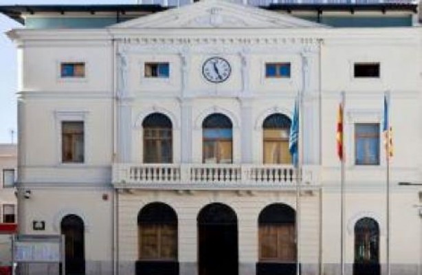El PP de Tavernes exige al gobierno que baje los impuestos para ayudar a la ciudadanía
