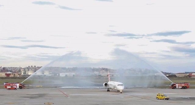 Vueling oferta nuevos vuelos para que los murcianos viajen a Santander, Barcelona y Bilbao este verano